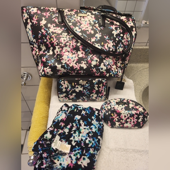 Kate Spade 4 pc set, tote, Zip around wallet, name up bag and scarf - Picture 1 of 6